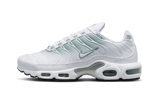 air-max-plus-white-mica-green-basketsold