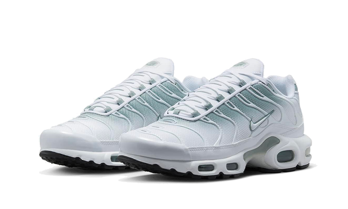 air-max-plus-white-mica-green-basketsold