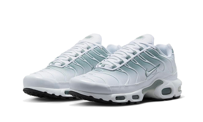 air-max-plus-white-mica-green-basketsold