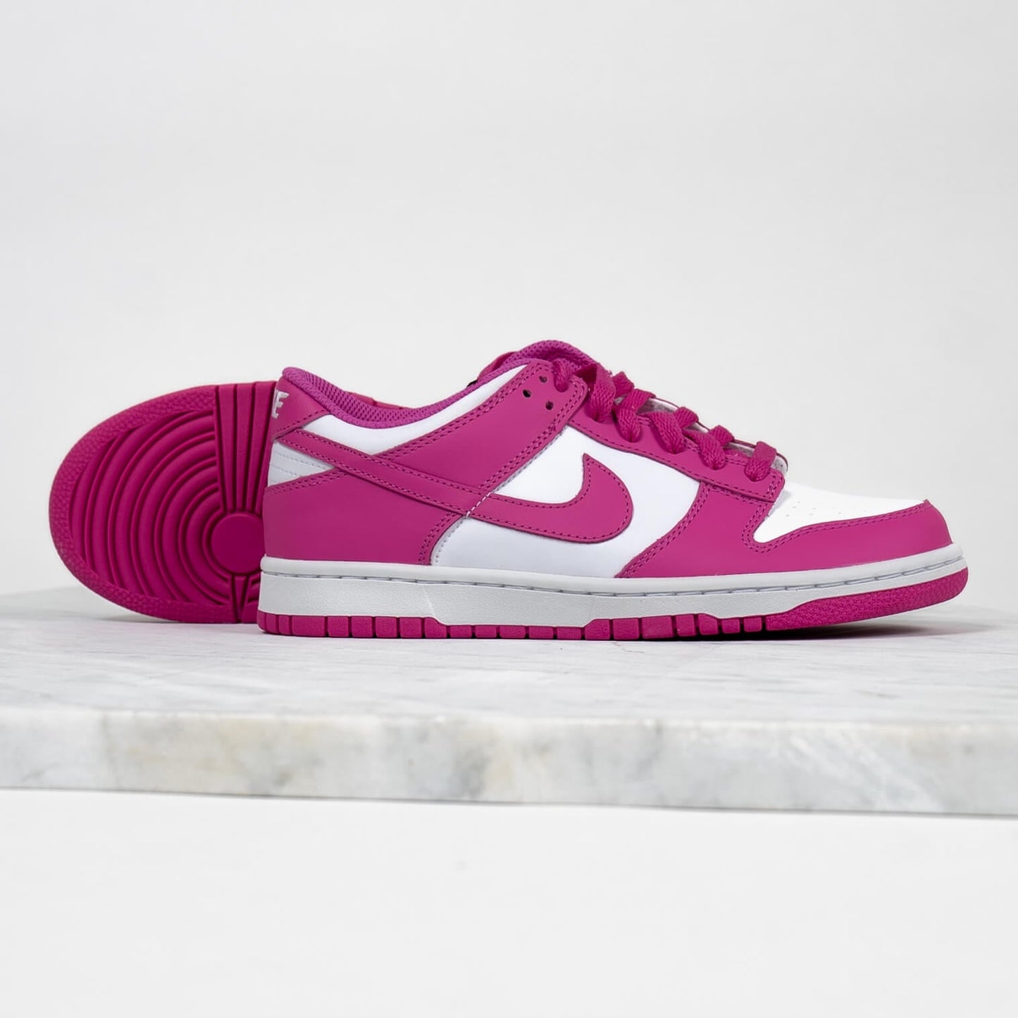 dunk-low-active-fuchsia-basketsold