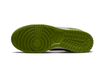 dunk-low-as-safari-swoosh-chlorophyll-basketsold