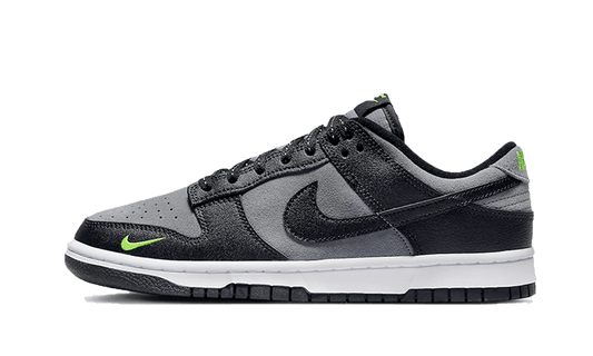 dunk-low-black-grey-green-strike-basketsold