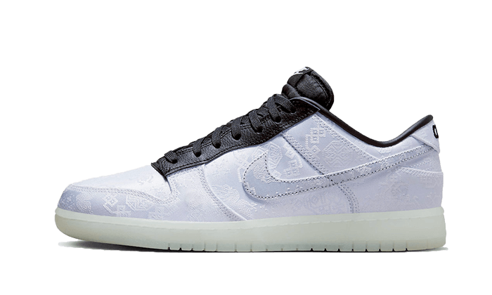 dunk-low-clot-fragment-white-basketsold