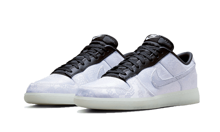 dunk-low-clot-fragment-white-basketsold