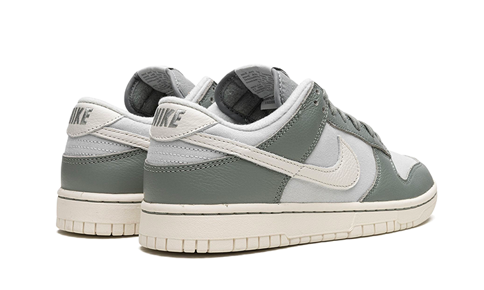 dunk-low-mica-green-basketsold