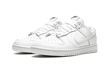 dunk-low-triple-white-2021-basketsold