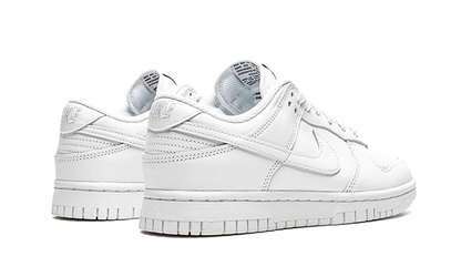 dunk-low-triple-white-2021-basketsold