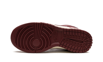 dunk-low-prm-team-red-basketsold