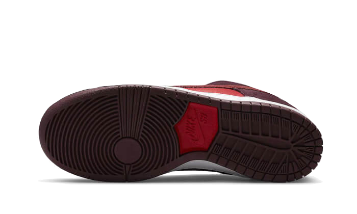 sb-dunk-low-cherry-basketsold