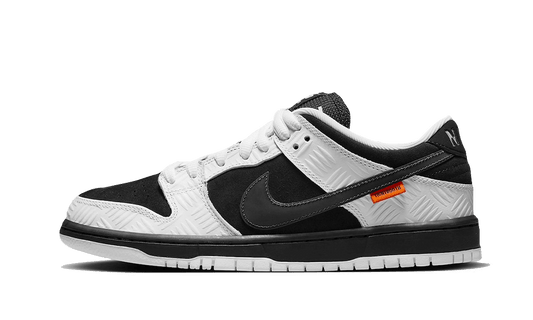 sb-dunk-low-tightbooth-basketsold