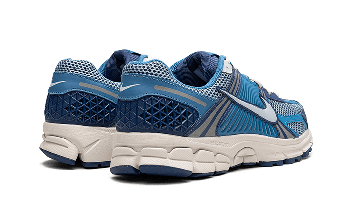 zoom-vomero-5-worn-blue-basketsold