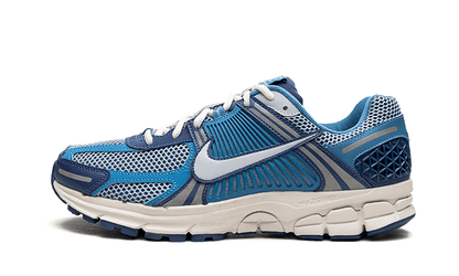 zoom-vomero-5-worn-blue-basketsold