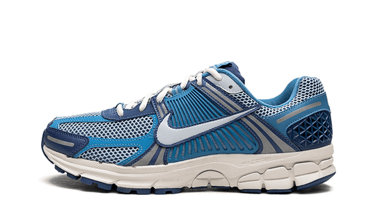 zoom-vomero-5-worn-blue-basketsold