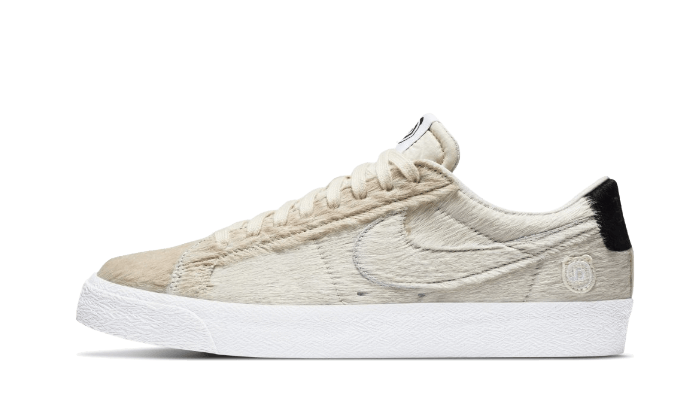 sb-blazer-low-medicom-toy-2020-basketsold