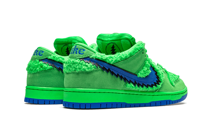 sb-dunk-low-grateful-dead-bears-green-basketsold