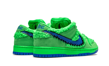 sb-dunk-low-grateful-dead-bears-green-basketsold