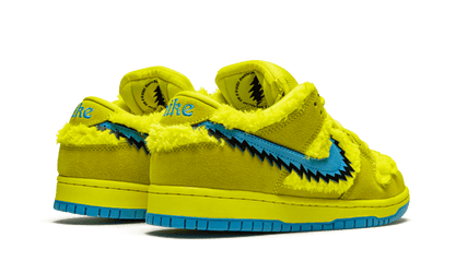 sb-dunk-low-grateful-dead-bears-yellow-basketsold