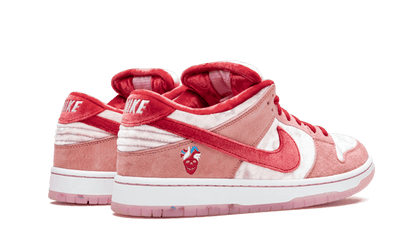 sb-dunk-low-strangelove-basketsold