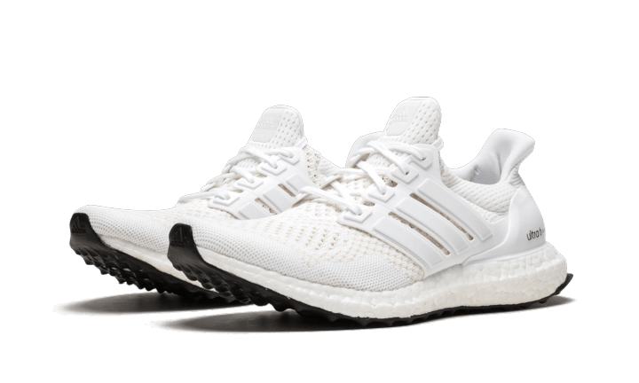 ultra-boost-10-core-white-basketsold