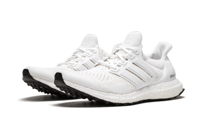 ultra-boost-10-core-white-basketsold