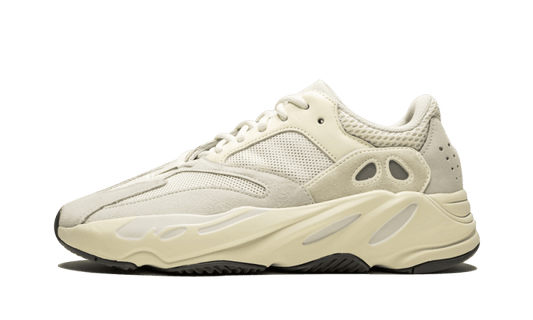 Adidas Yeezy 700 Sneakers Adidas Yeezy Homme et Femme Basket Sold