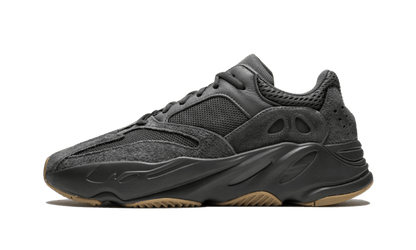 yeezy-700-utility-black-basketsold