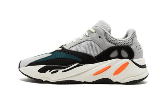 yeezy-700-wave-runner-solid-grey-basketsold