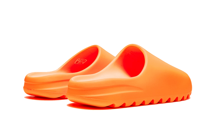 yeezy-slide-enflame-orange-basketsold