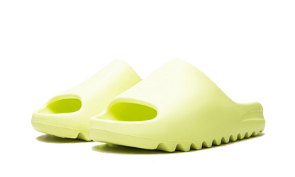 yeezy-slide-glow-green-basketsold